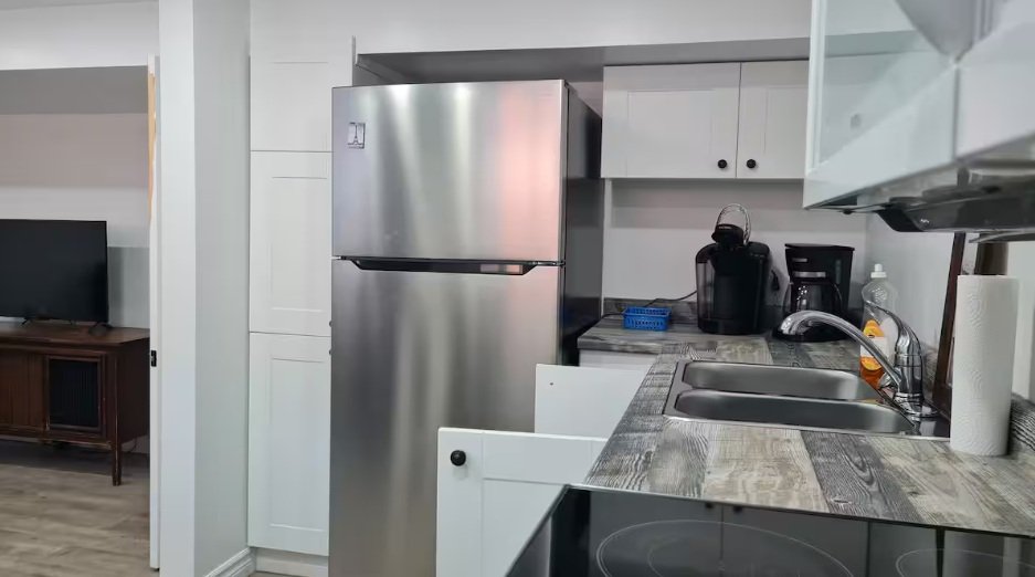 KITCHEN BASEMENT