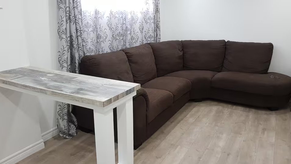 LIVING BASEMENT